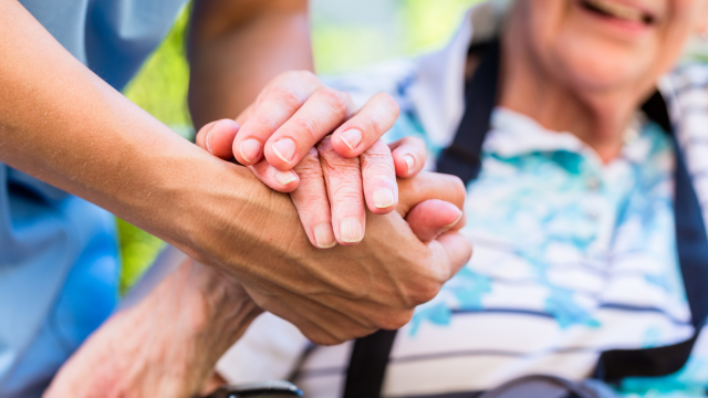 Domanda per l’accesso al contributo economico concesso ai caregiver familiari, finalizzato al sostegno del ruolo di cura e di assistenza